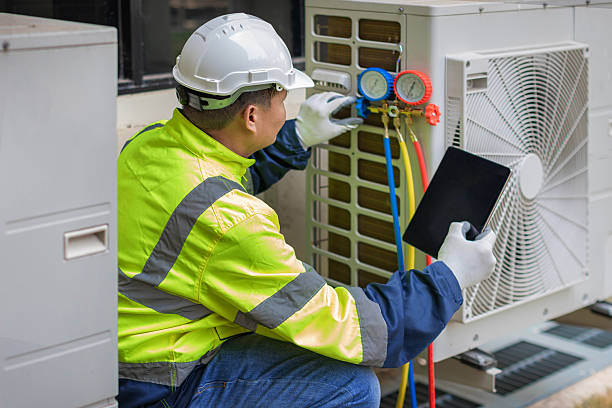 Professional Ac Installation technician working in Milam, TX